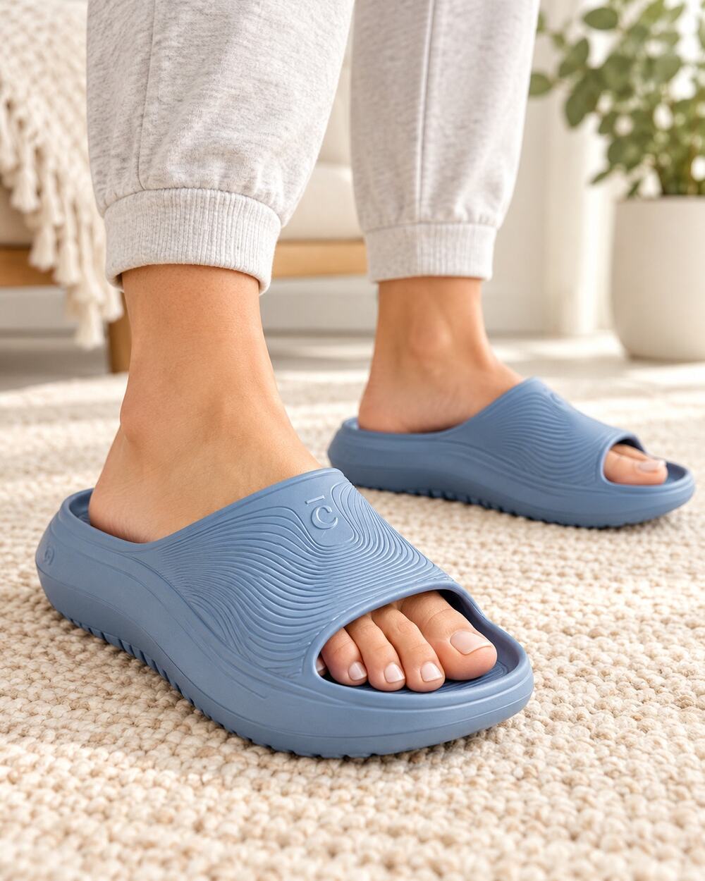Clove SuperCush Recovery Slides – Ocean Blue – Women’s 11 / Men’s 10